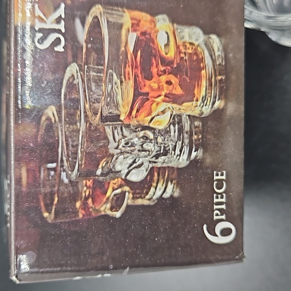 6 peice clear Skull shot glasses - Picture 2 of 6